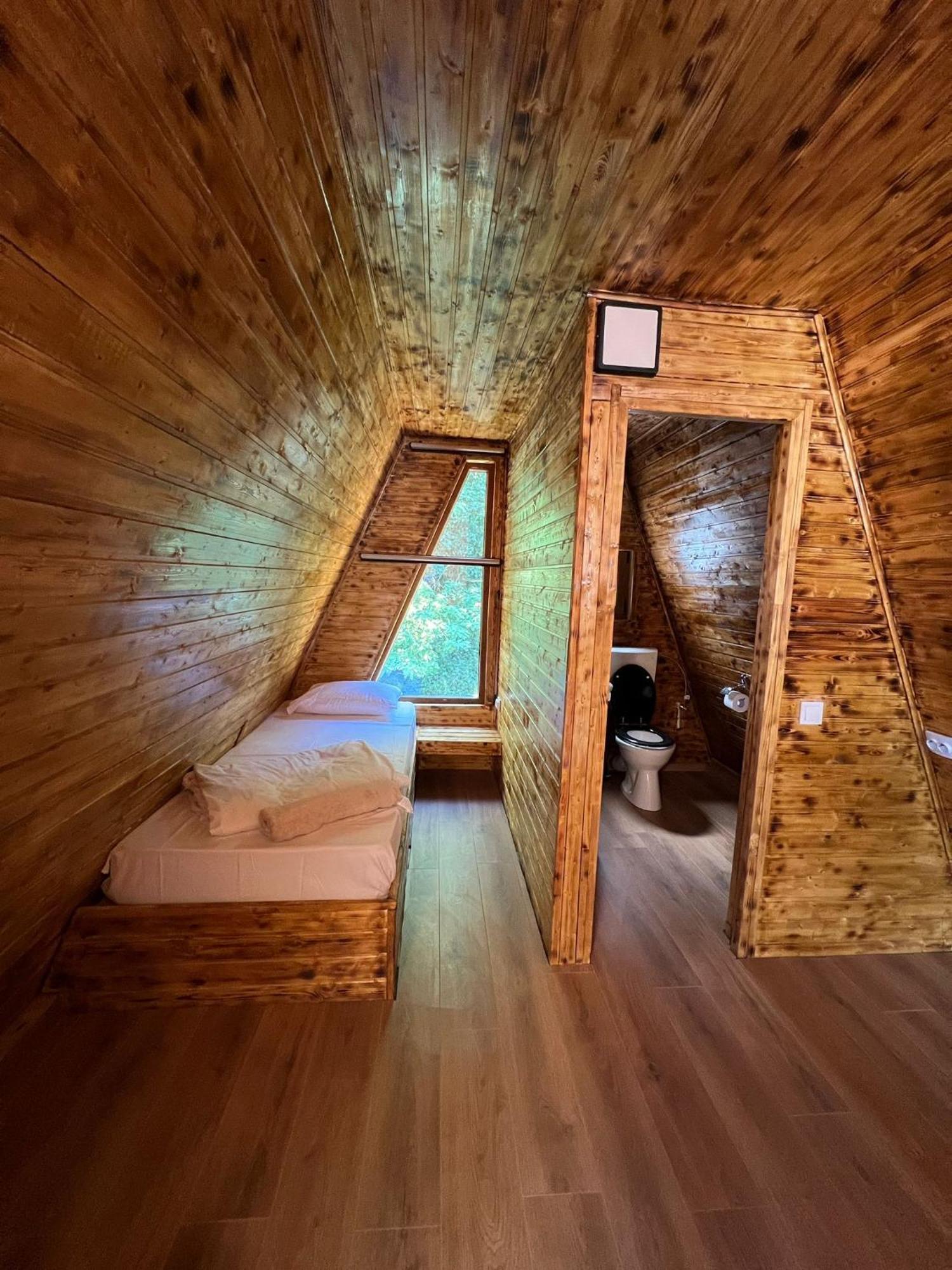 Hotel Popas Momaia Curtea de Argeş Zewnętrze zdjęcie