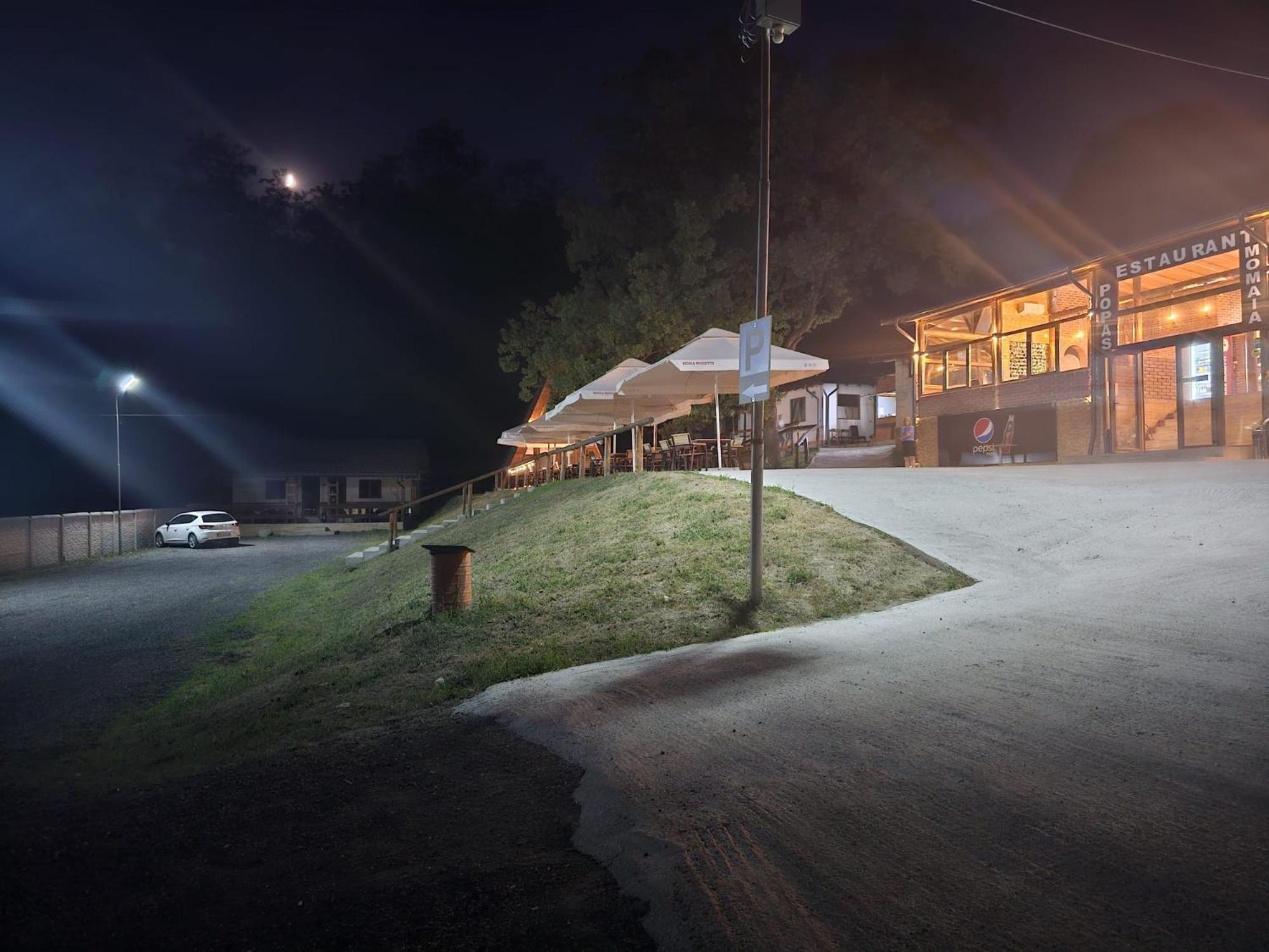 Hotel Popas Momaia Curtea de Argeş Zewnętrze zdjęcie