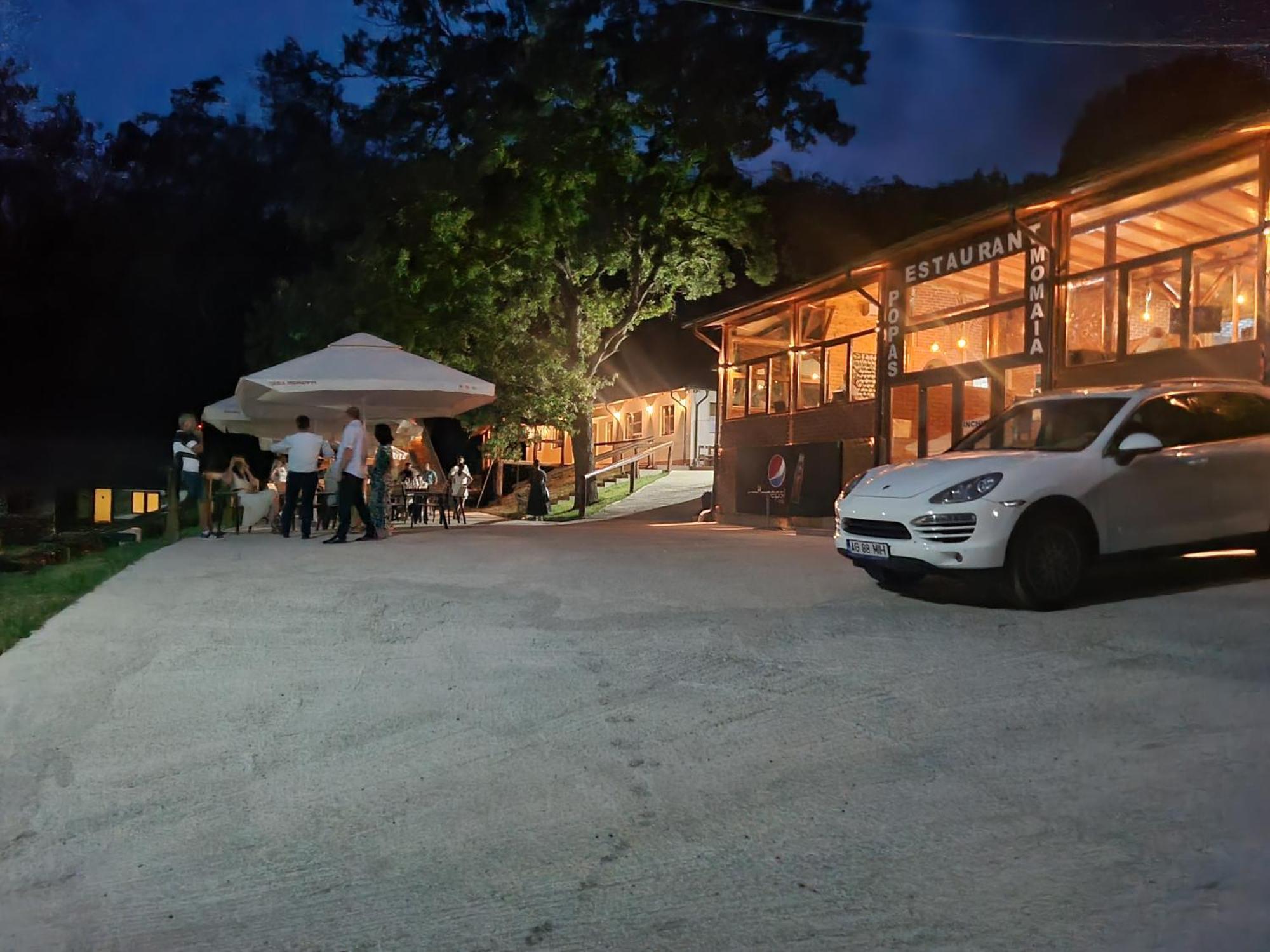 Hotel Popas Momaia Curtea de Argeş Zewnętrze zdjęcie